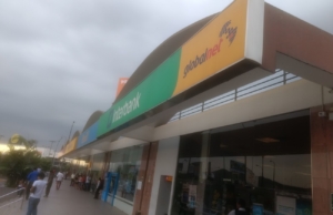 Centro Financiero Fiori – Av. Tomás Valle