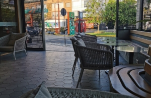 Starbucks – Óvalo Gutierrez – Av. Santa Cruz 785