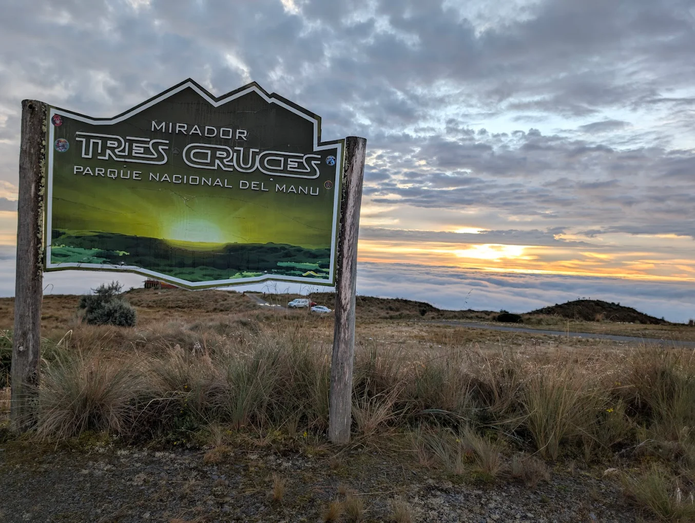 Amanecer nuboso en el Parque Nacional del Manu