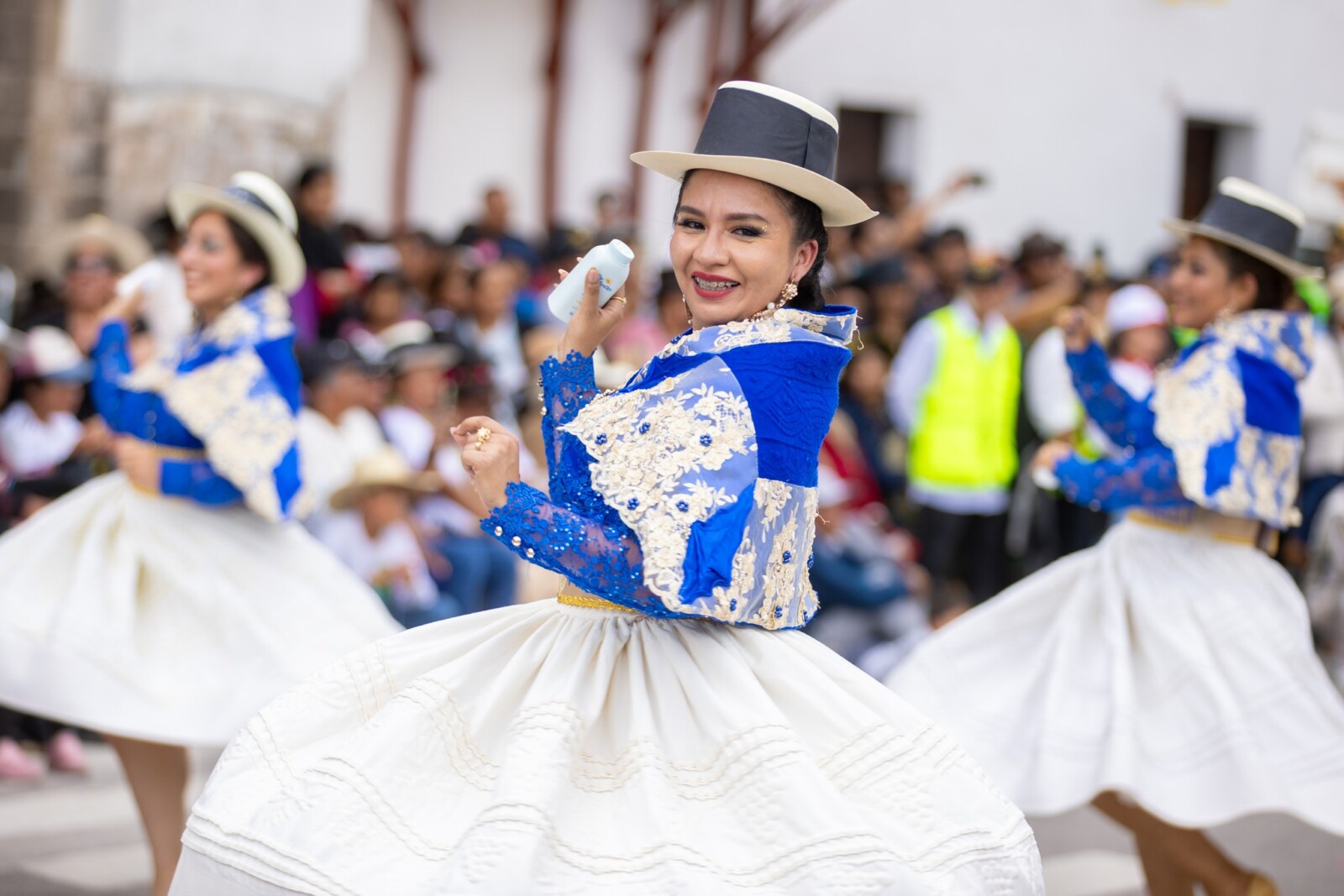Bailadoras ayacuchanas: Carnaval Plaza Mayor