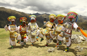 ️ Danza de las tijeras – Las tijeras que hablan: La danza andina que baila con el diablo y canta con la tierra