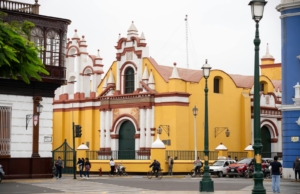 Iglesia de la Compañía de Jesús – Trujillo, Perú