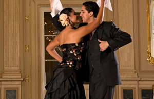  Marinera Limeña: Cuando la Jarana se Viste de Seda y el Amor se Canta en Verso