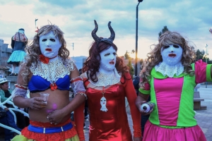 🎭 Los Camilles de Sapallanga: Humor, Pasacalles y Tradición en Miluchaca
