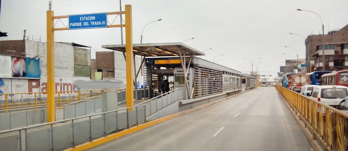 Acceso al Metropolitano: Estación Parque del Trabajo