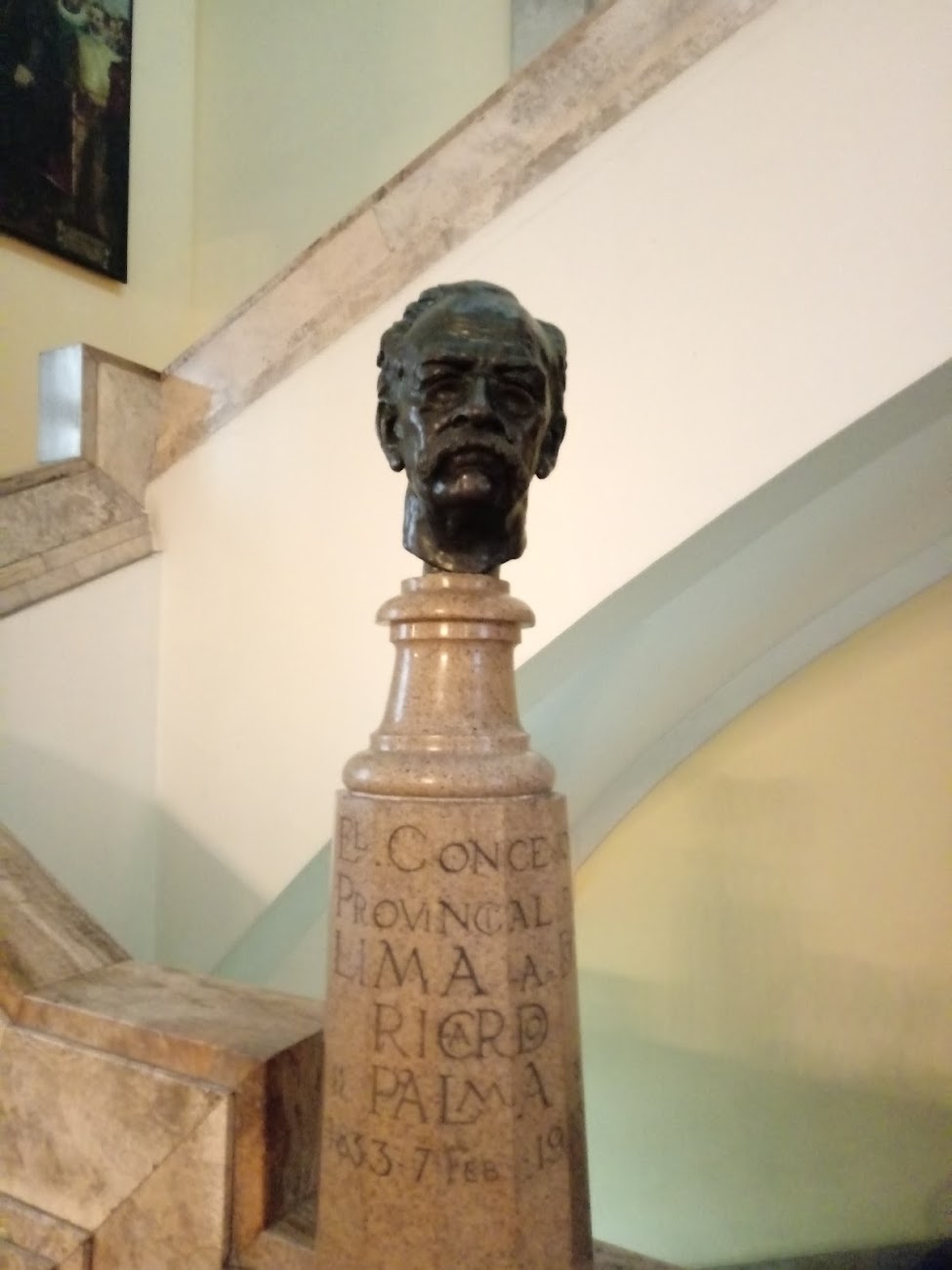 Busto de Ricardo Palma en la Biblioteca Nacional