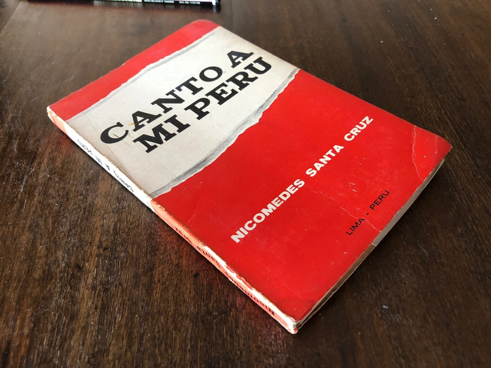 Legado literario: un libro peruano de Nicomedes Santa Cruz