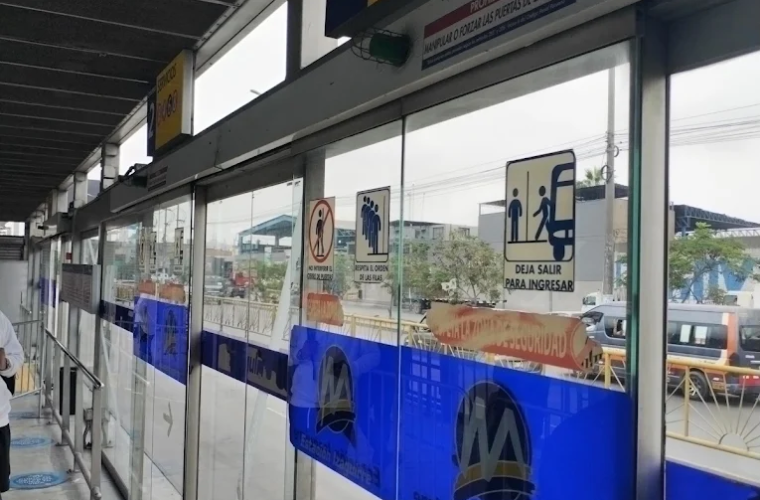 Metropolitano: ingreso ordenado a la estación Izaguirre