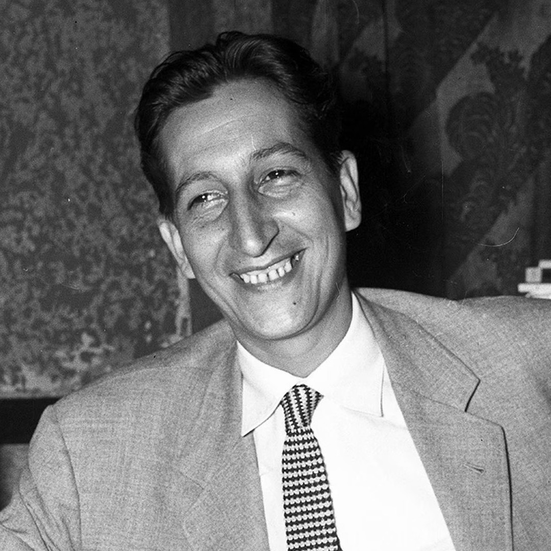 Sebastián Salazar Bondy: retrato en blanco y negro