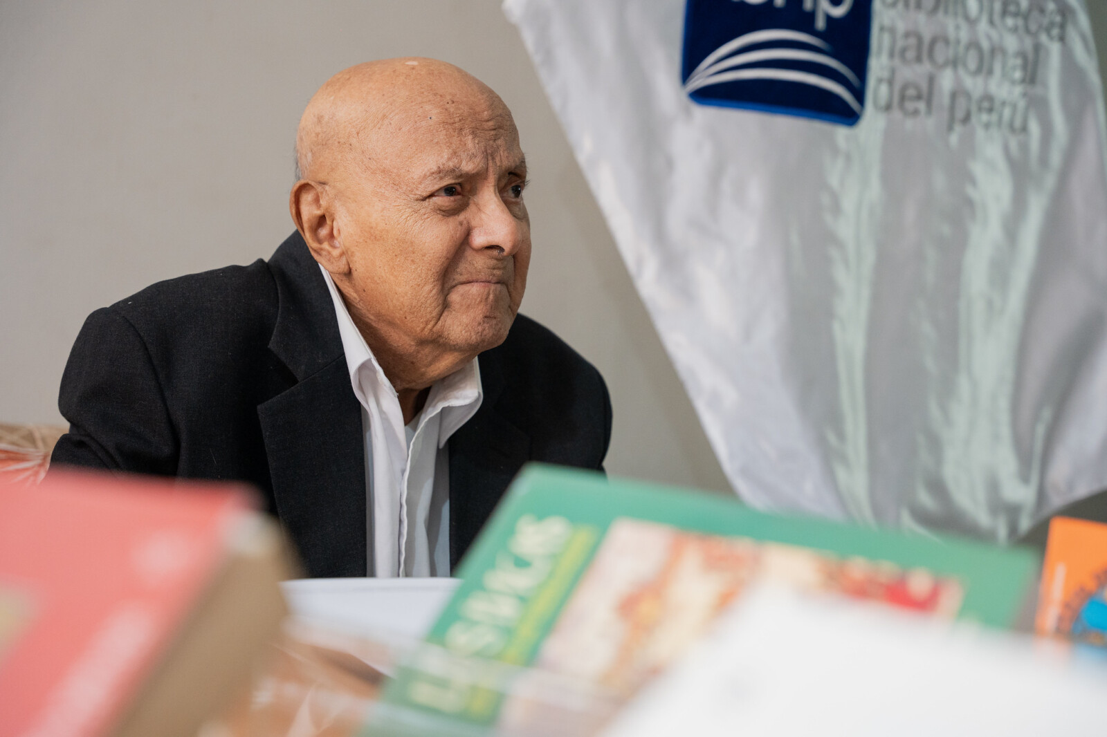 Waldemar Espinoza Soriano: retrato en la Biblioteca Nacional