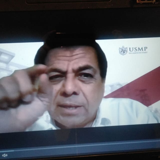 Cristóbal Noriega Cardó: Señalando en la pantalla