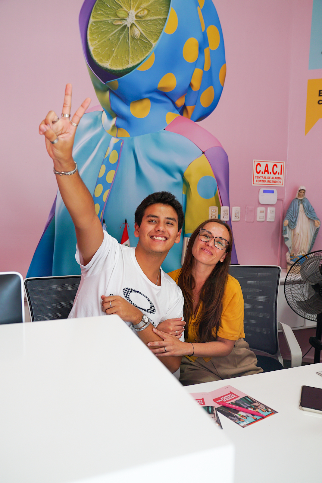 Sonrisas y gestos en el Instituto Peruano de Publicidad