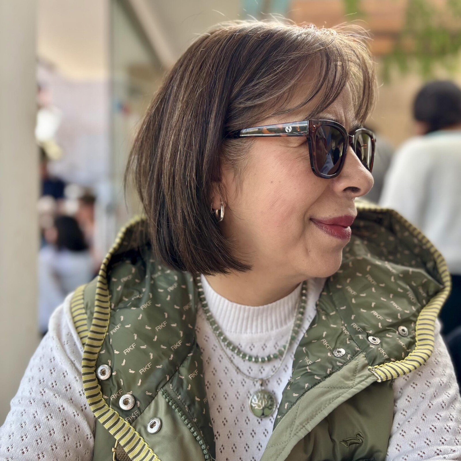 Patricia Panato Rosado: elegancia casual en un día soleado