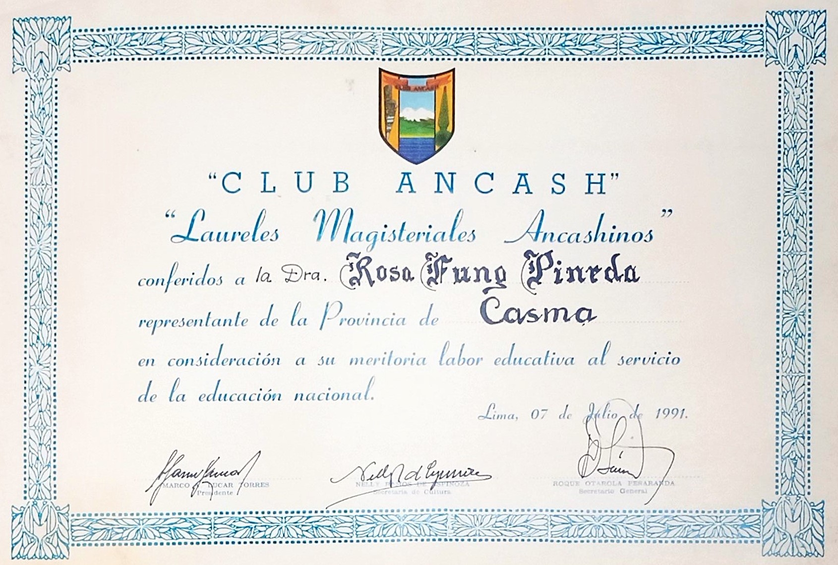 Reconocimiento a Rosa Fung Pineda por el Club Ancash