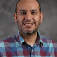 Retrato de Daniel Carrillo-Jara, crítico e investigador