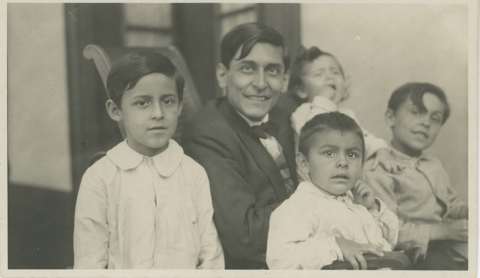 Retrato familiar: José Carlos Mariátegui con sus hijos