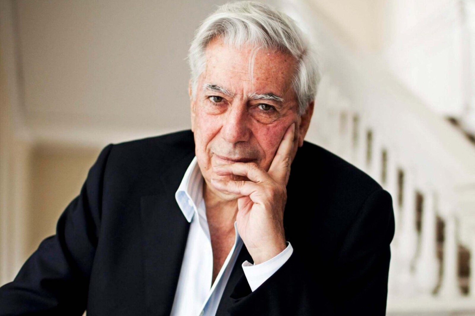 Vargas Llosa: retrato en blanco y negro