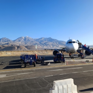 Aterrizaje en Arequipa: avión en el Aeropuerto Rodríguez Ballón