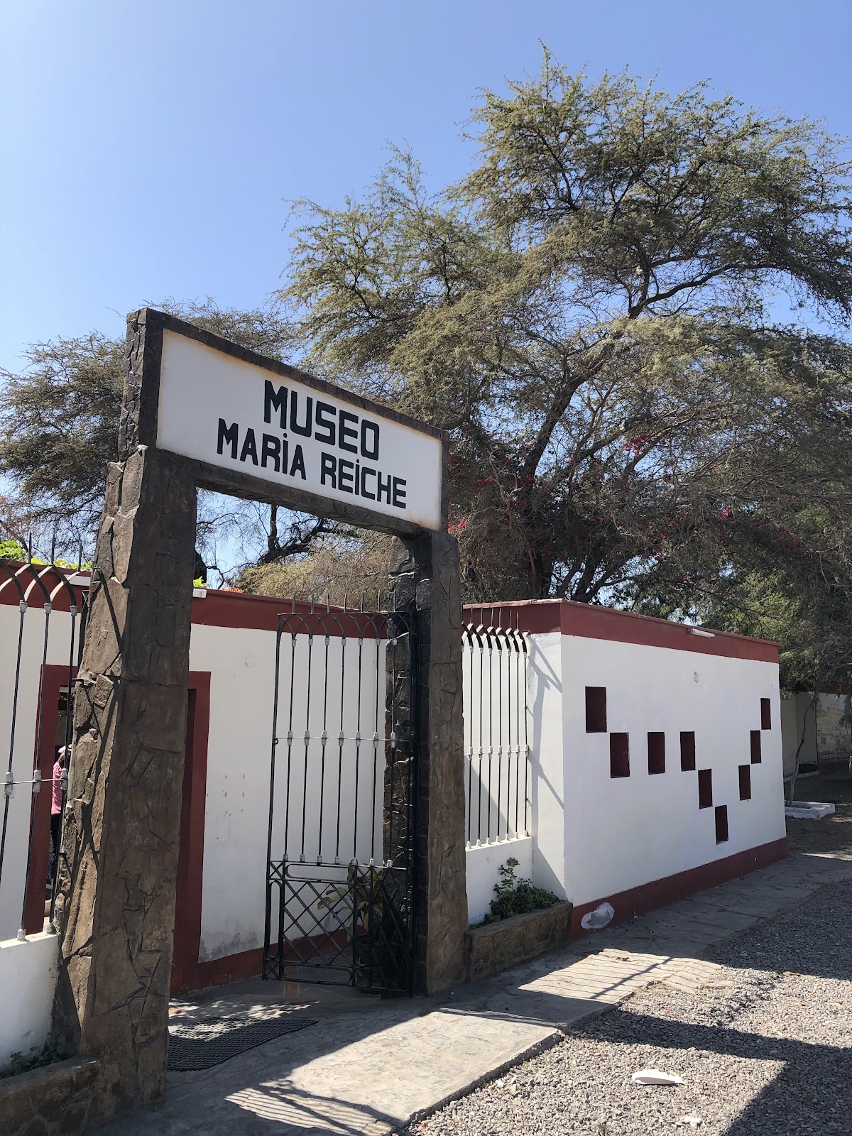 Entrada al Museo María Reiche en Perú