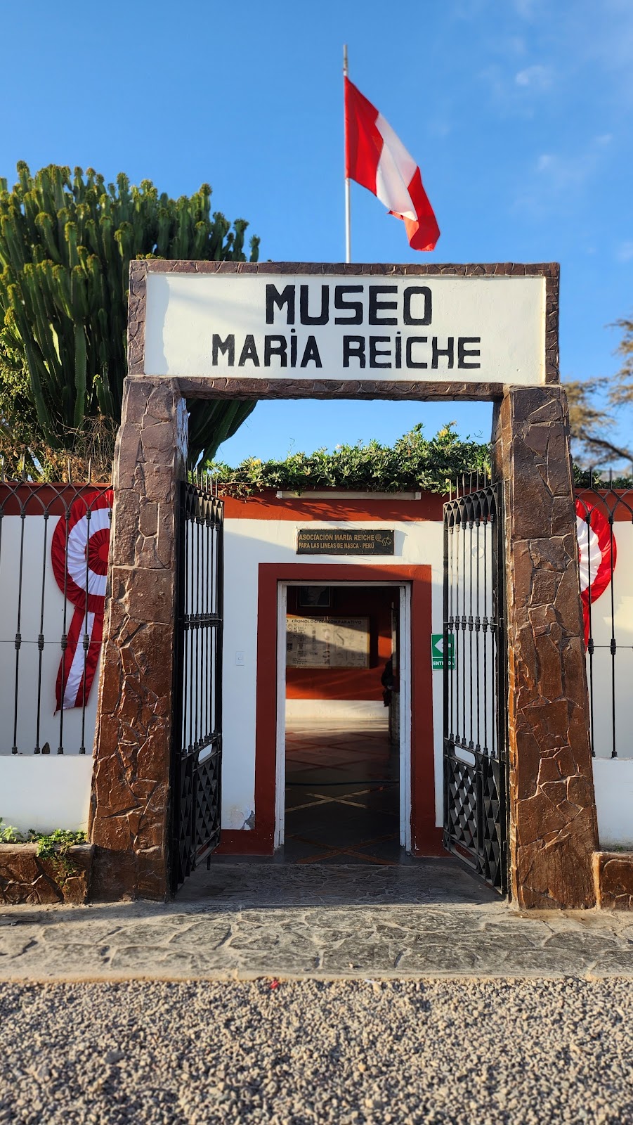 Entrada al Museo María Reiche, Perú